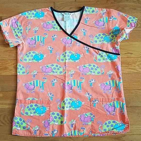 HOST PICK🍏Cats Scrub Top - Picture 3 of 3